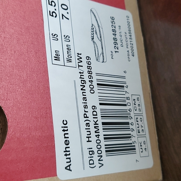 Vans - Picture 4 of 4